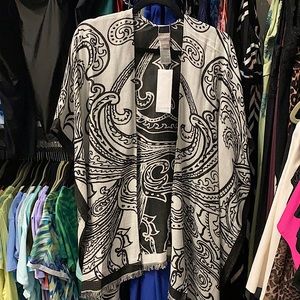 Paisleys jacquard ruana brand new reversible